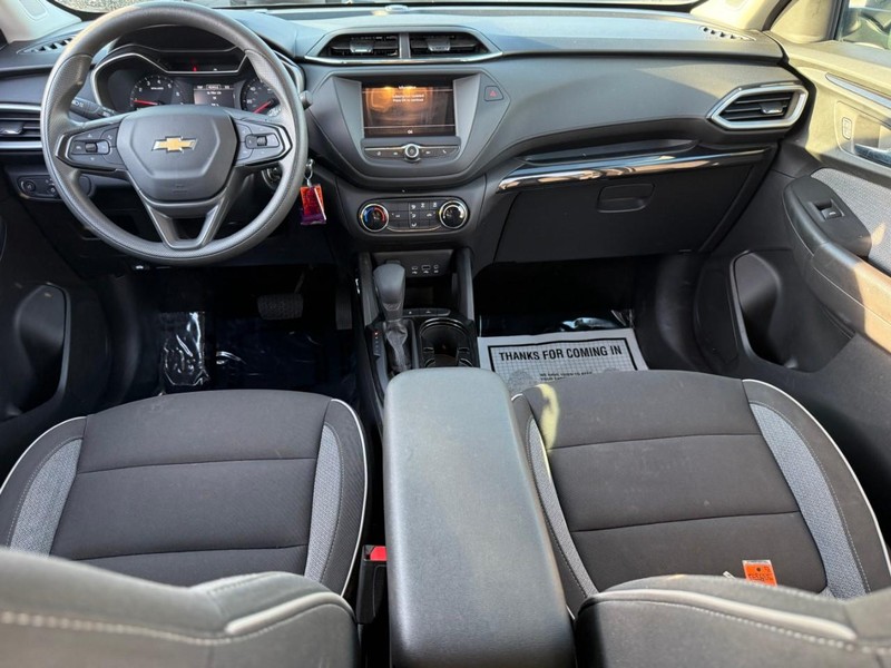 Chevrolet TrailBlazer Vehicle Image 14