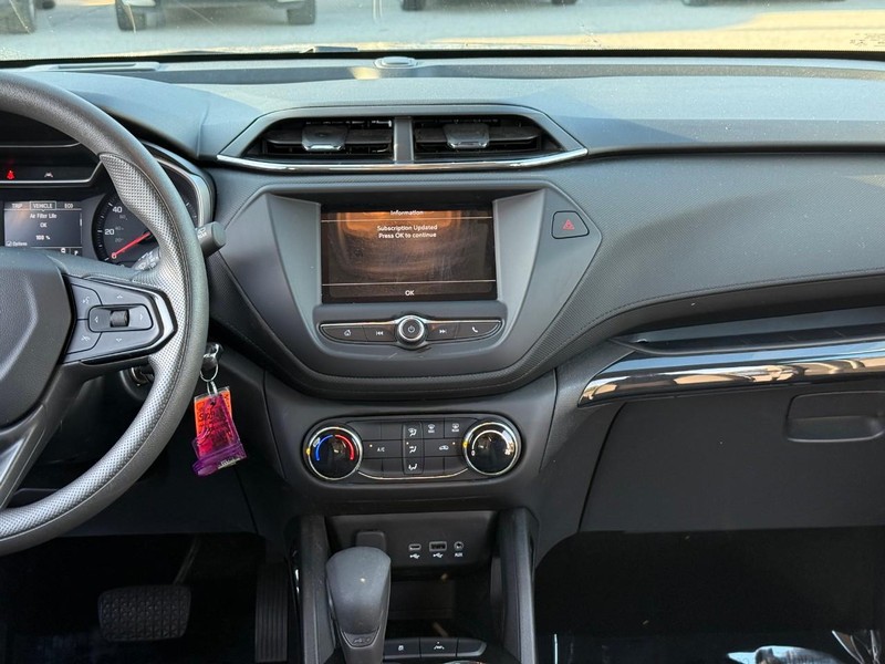 Chevrolet TrailBlazer Vehicle Image 16