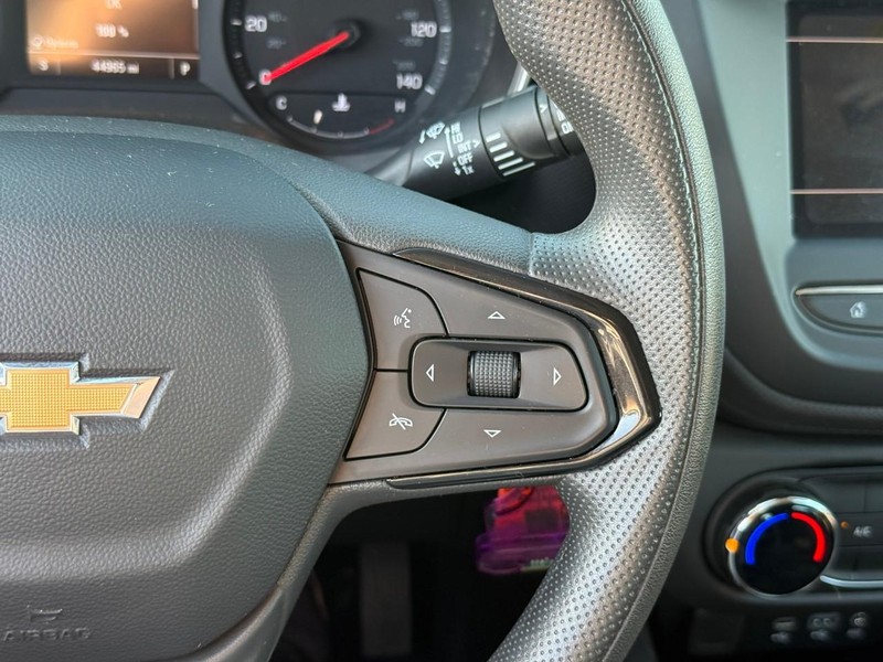 Chevrolet TrailBlazer Vehicle Image 22