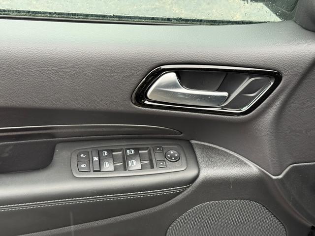 Dodge Durango Vehicle Full-screen Gallery Image 10