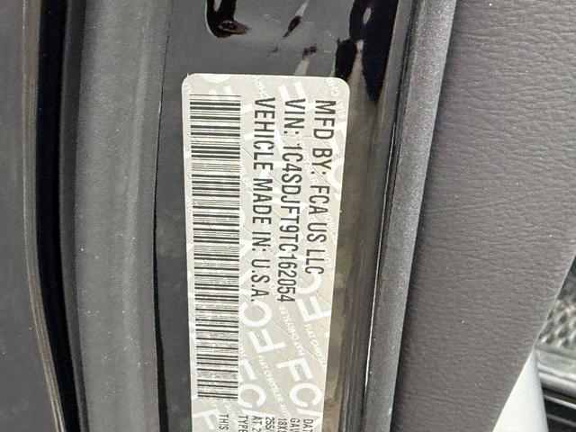 Dodge Durango Vehicle Full-screen Gallery Image 12