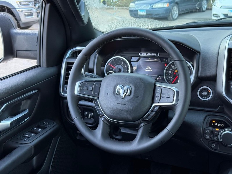 Ram 1500 Vehicle Image 11