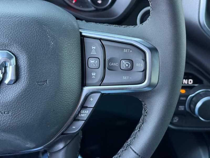 Ram 1500 Vehicle Image 18