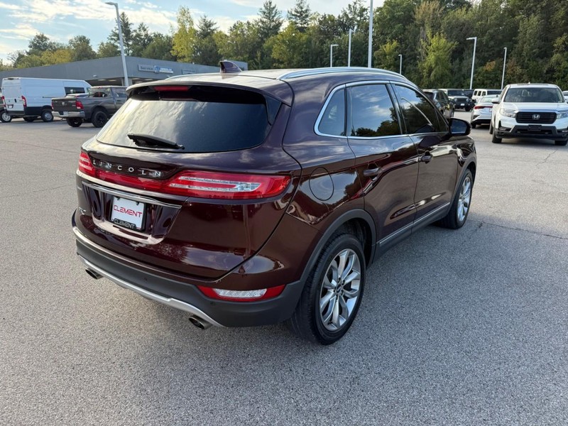 Lincoln MKC Vehicle Image 09