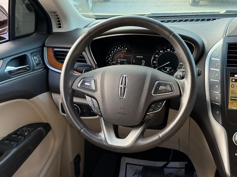 Lincoln MKC Vehicle Image 15