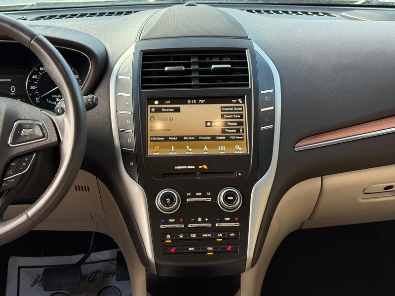 Lincoln MKC Vehicle Image 16