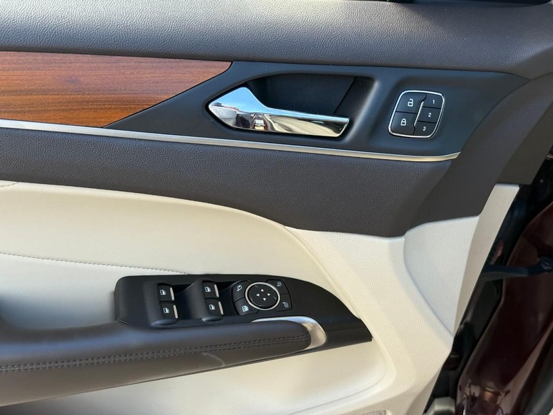 Lincoln MKC Vehicle Image 18