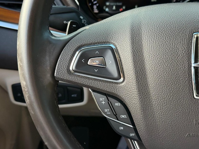 Lincoln MKC Vehicle Image 21