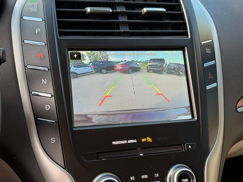 Lincoln MKC Vehicle Image 25