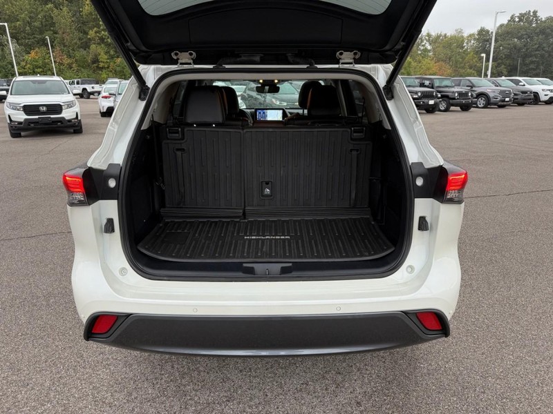 Toyota Highlander Vehicle Image 09