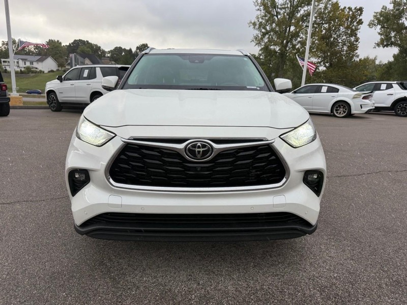 Toyota Highlander Vehicle Image 12