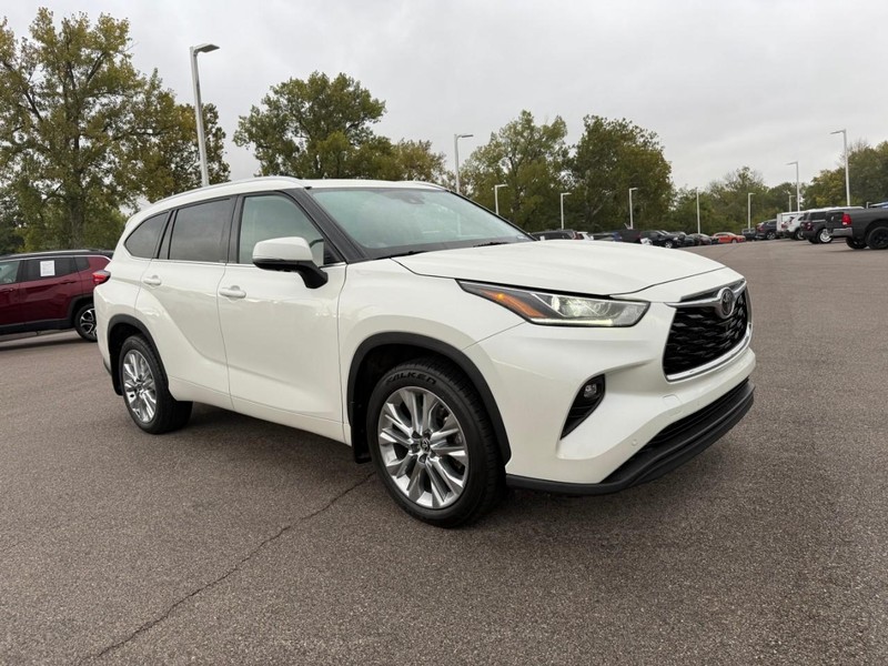 Toyota Highlander Vehicle Image 13