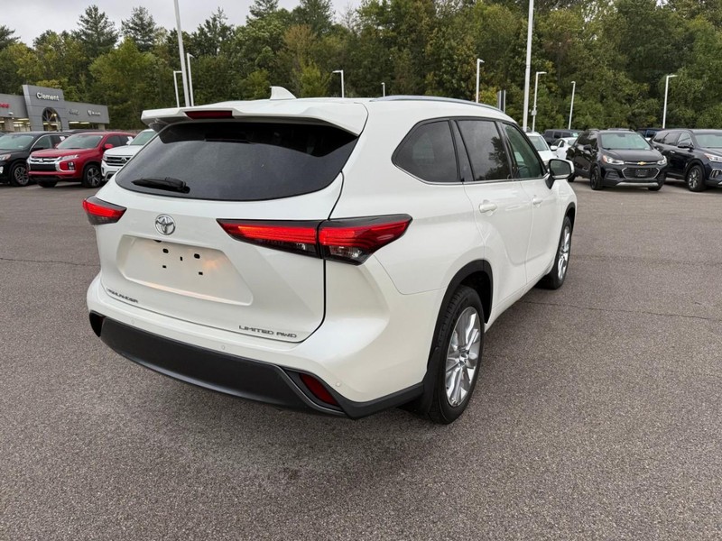 Toyota Highlander Vehicle Image 14