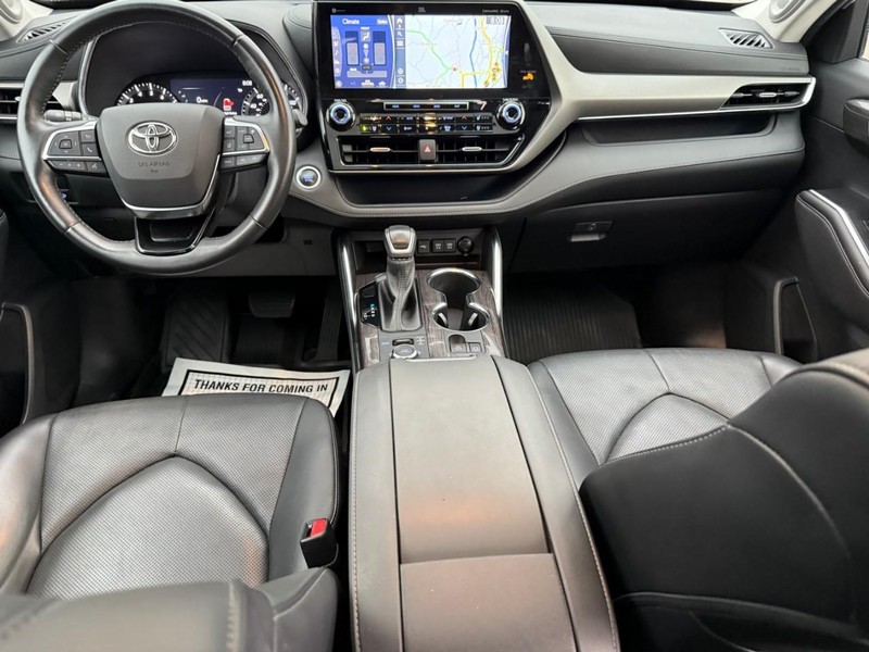 Toyota Highlander Vehicle Image 16