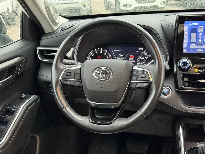Toyota Highlander Vehicle Image 17