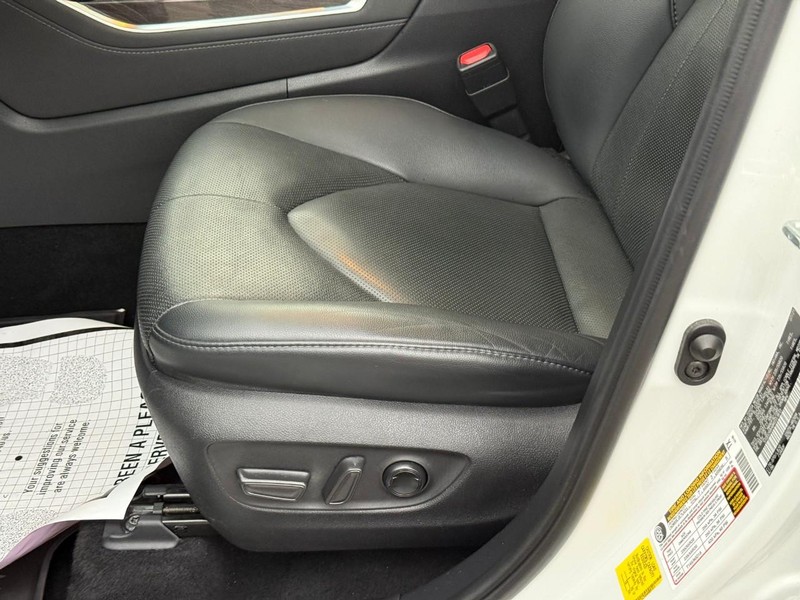 Toyota Highlander Vehicle Image 23