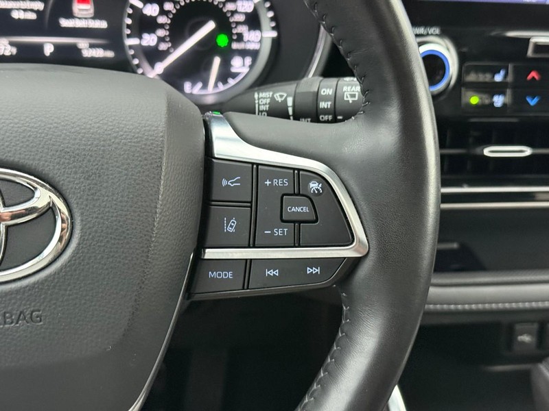 Toyota Highlander Vehicle Image 26
