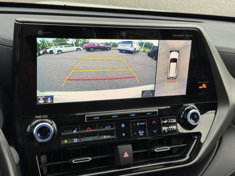 Toyota Highlander Vehicle Image 30