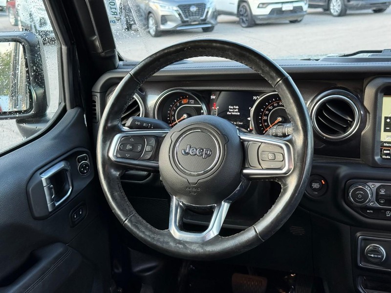 Jeep Wrangler Vehicle Image 15