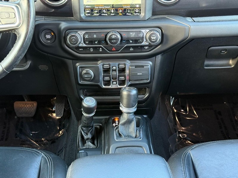 Jeep Wrangler Vehicle Image 17