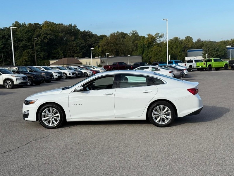 Chevrolet Malibu Vehicle Image 03