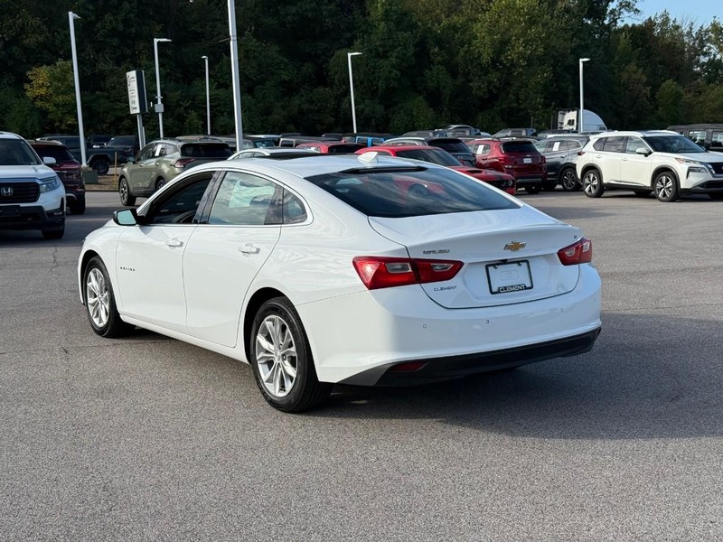 Chevrolet Malibu Vehicle Image 04