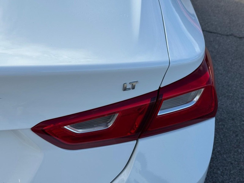 Chevrolet Malibu Vehicle Image 07