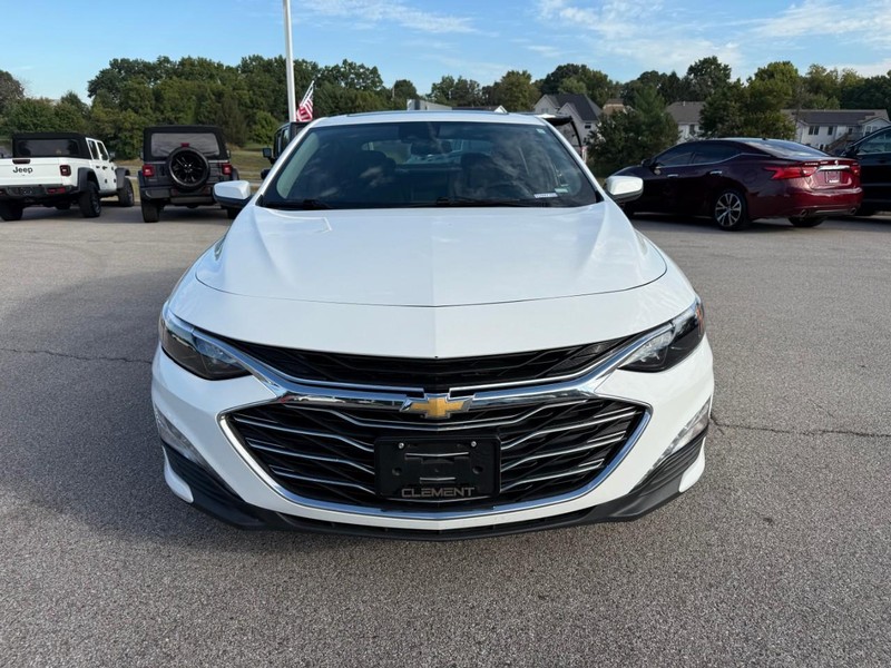 Chevrolet Malibu Vehicle Image 13