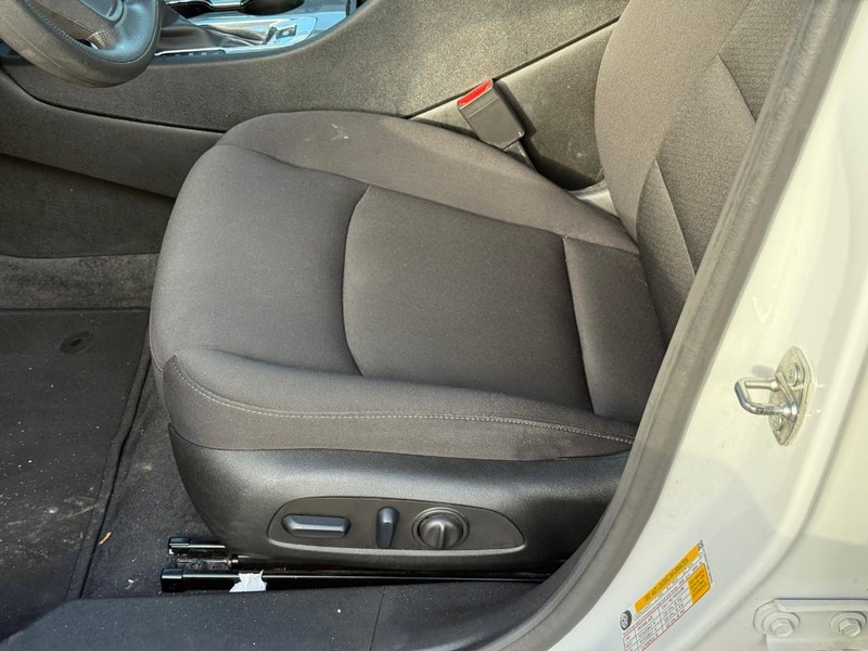 Chevrolet Malibu Vehicle Image 20