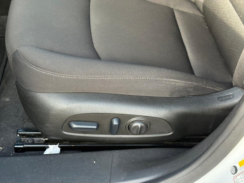 Chevrolet Malibu Vehicle Image 21