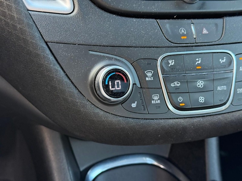 Chevrolet Malibu Vehicle Image 26