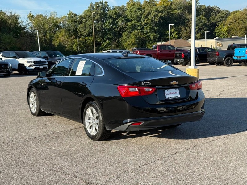 Chevrolet Malibu Vehicle Image 04