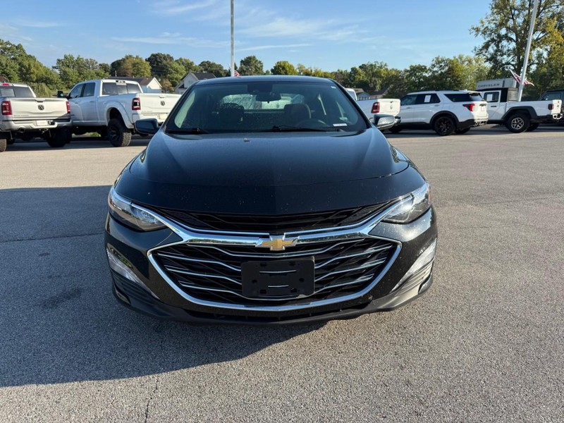 Chevrolet Malibu Vehicle Image 11