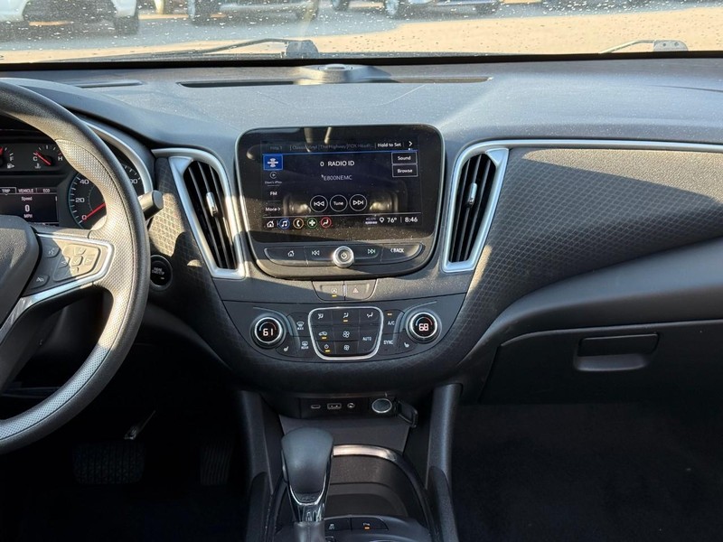 Chevrolet Malibu Vehicle Image 15