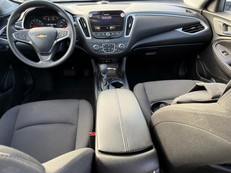 Chevrolet Malibu Vehicle Image 15