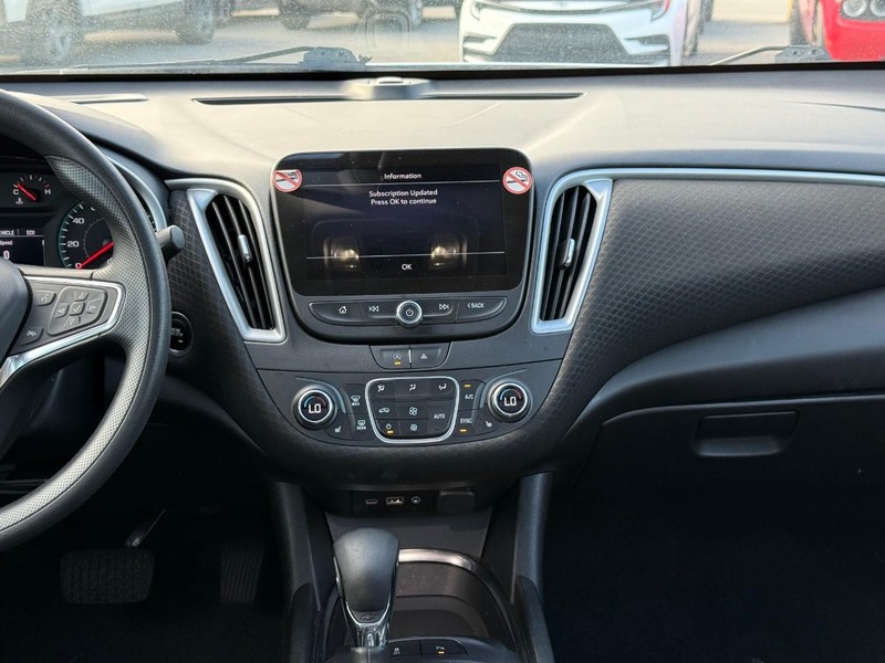 Chevrolet Malibu Vehicle Image 17