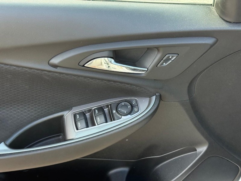 Chevrolet Malibu Vehicle Image 19
