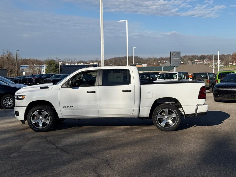 Ram 1500 Vehicle Image 03