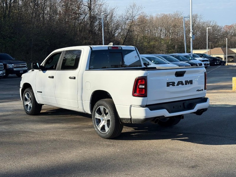 Ram 1500 Vehicle Image 04