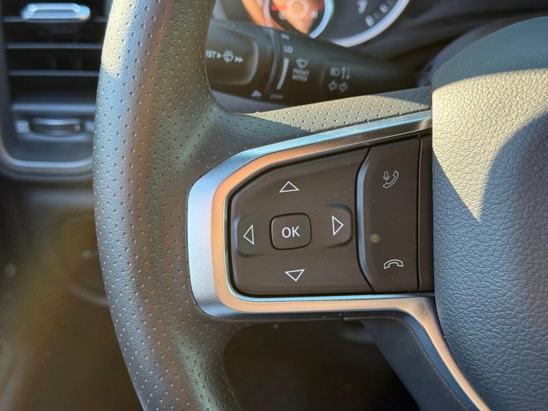 Ram 1500 Vehicle Image 16