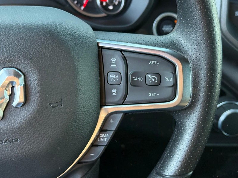 Ram 1500 Vehicle Image 17