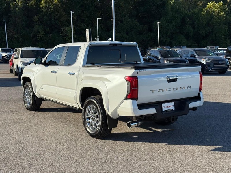 Toyota Tacoma 4WD Vehicle Image 04