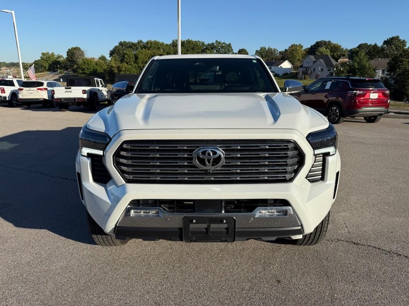 Toyota Tacoma 4WD Vehicle Image 11
