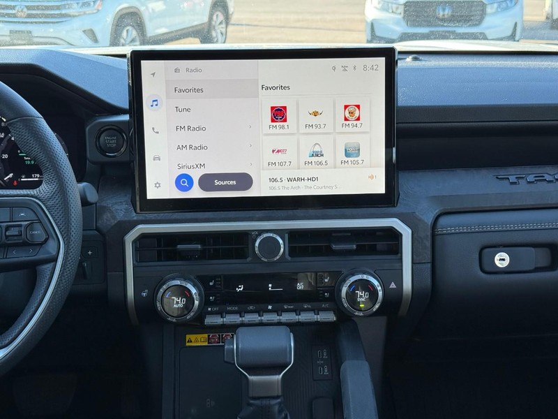 Toyota Tacoma 4WD Vehicle Image 15