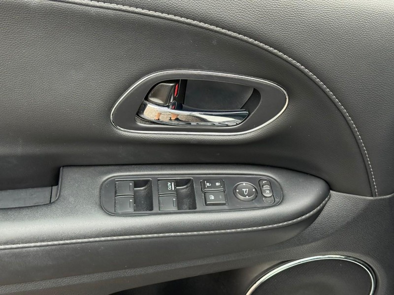 Honda HR-V Vehicle Image 17