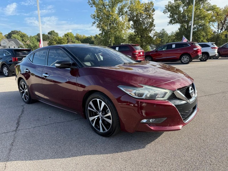 Nissan Maxima Vehicle Image 12