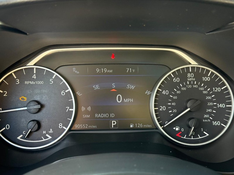 Nissan Maxima Vehicle Image 26