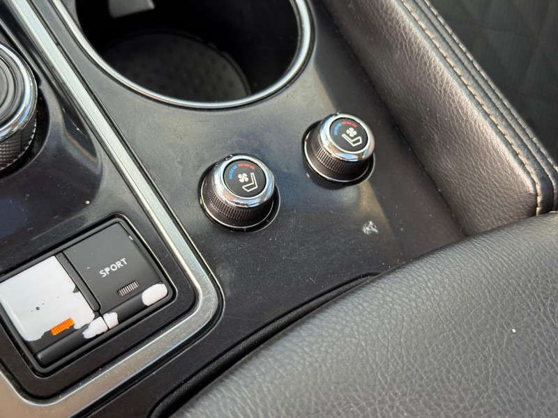 Nissan Maxima Vehicle Image 28