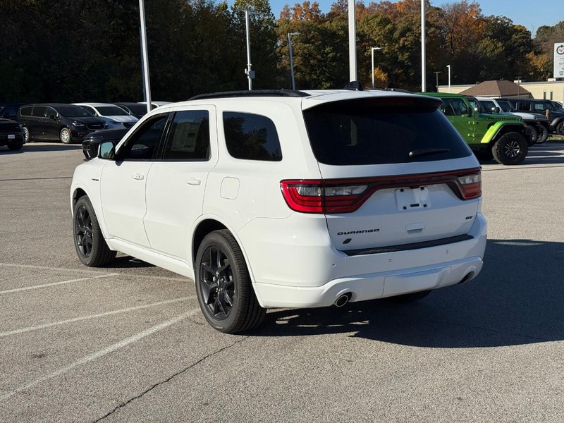 Dodge Durango Vehicle Full-screen Gallery Image 3