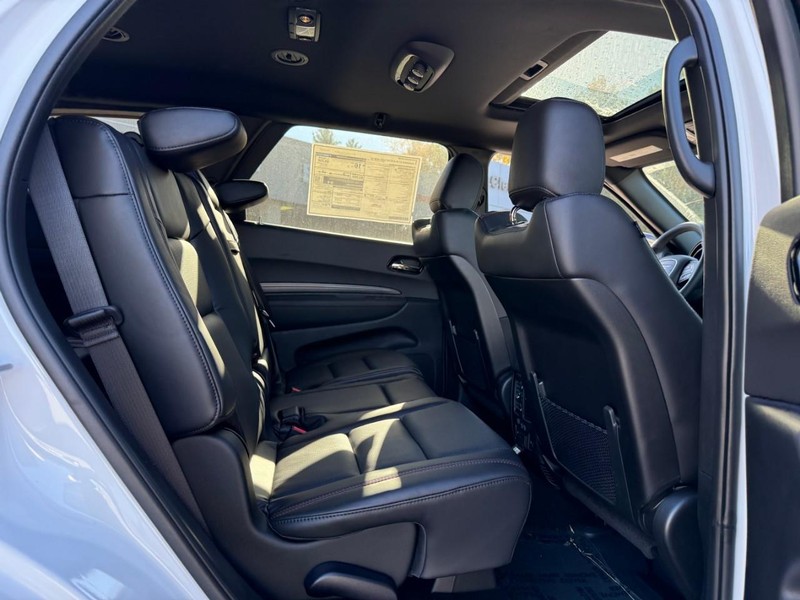 Dodge Durango Vehicle Full-screen Gallery Image 6